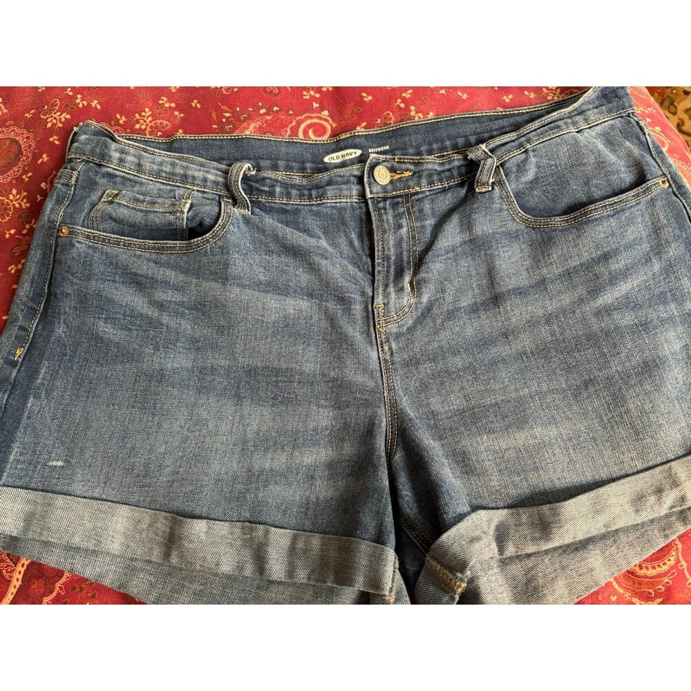Old Navy Size 14 Women’s Boyfriend Shorts 36” Waist 3” Inseam